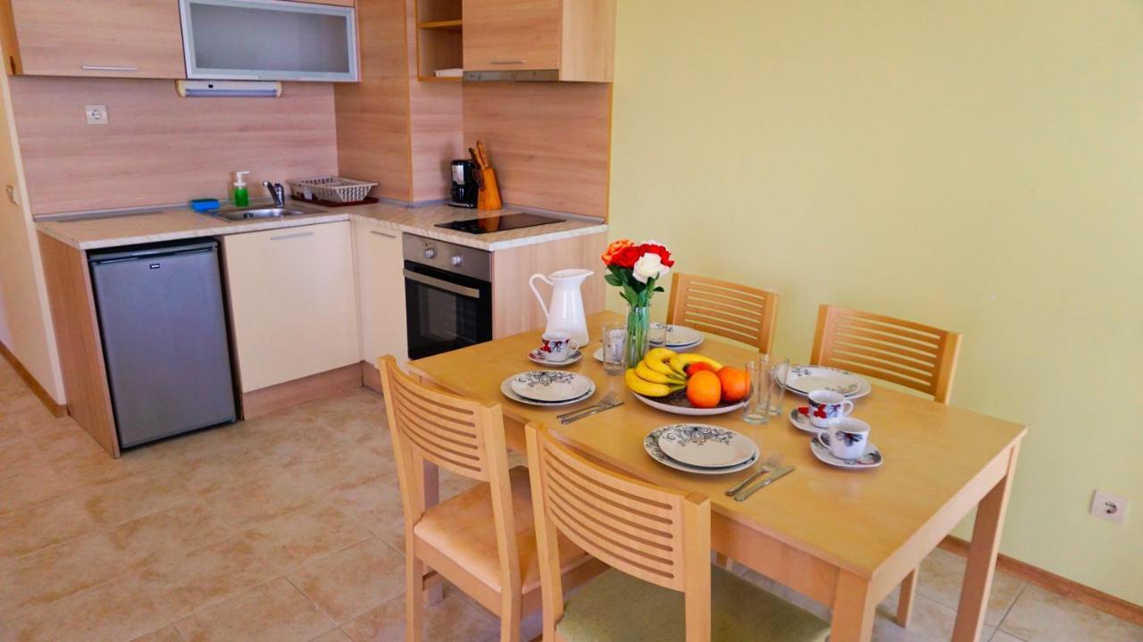 Морски Апартаменти Джулай Морнинг - July Morning Sea View Apartments Kavarna Ngoại thất bức ảnh