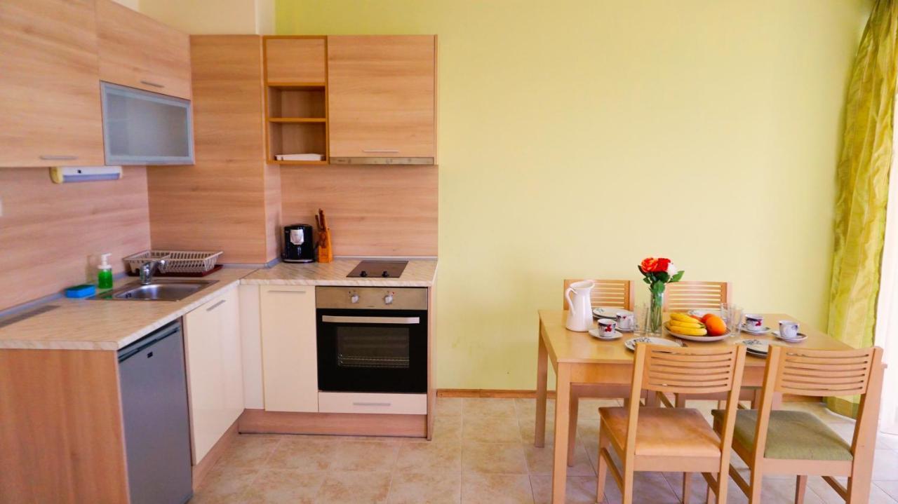Морски Апартаменти Джулай Морнинг - July Morning Sea View Apartments Kavarna Ngoại thất bức ảnh
